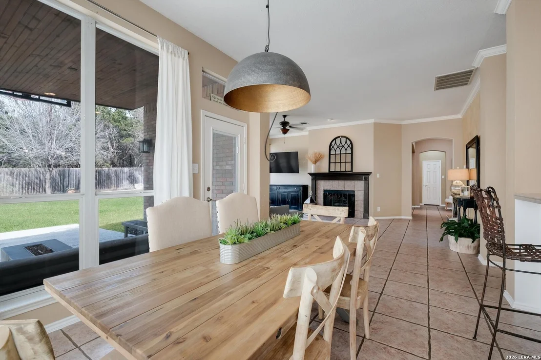 Photo of 823 Peg Oak