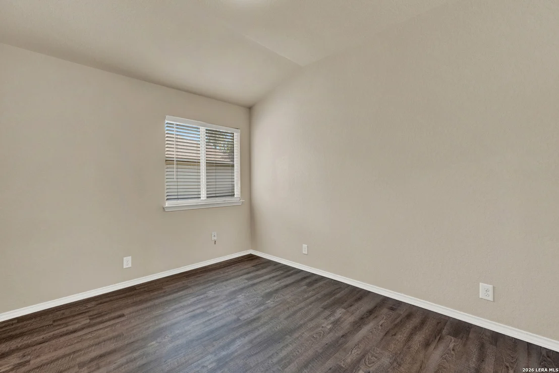 Photo of 566 BRIGGS DR