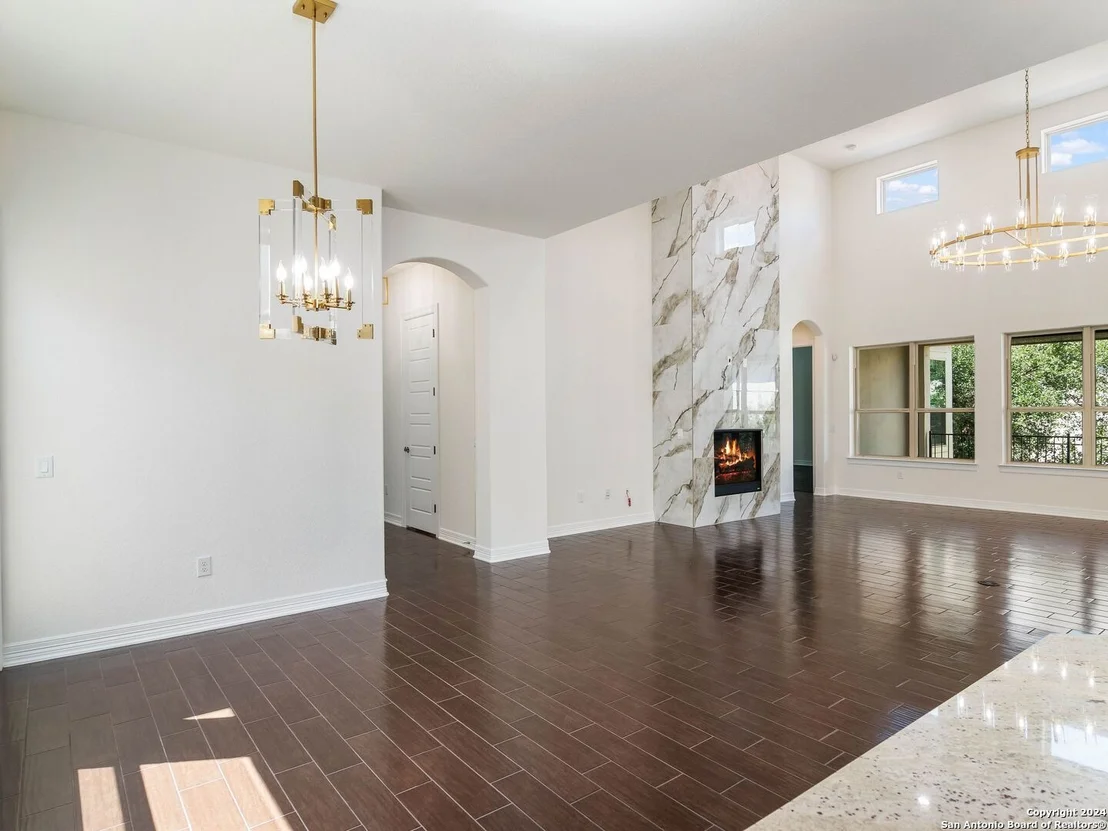 Photo of 7222 BLUFF RUN