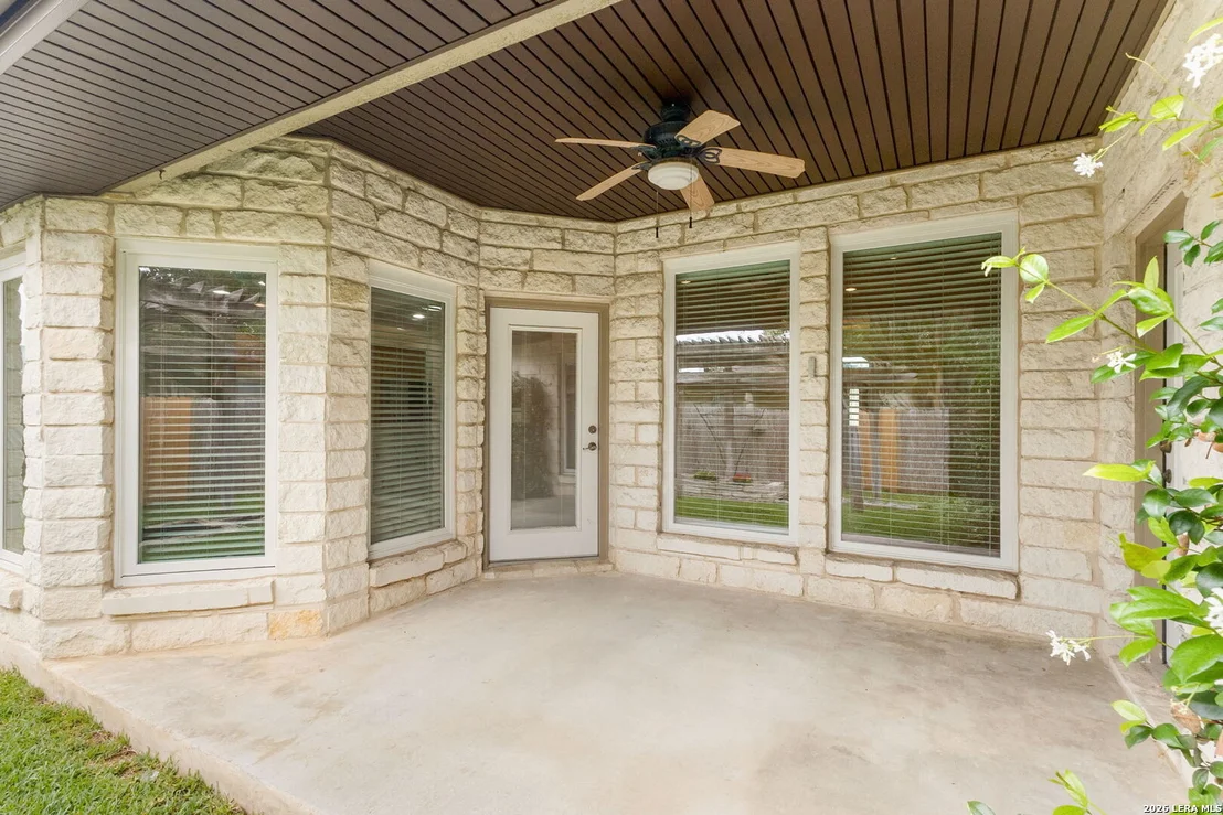 Photo of 809 Saint James