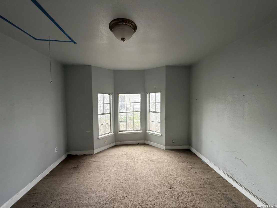 Photo of 809 Leal