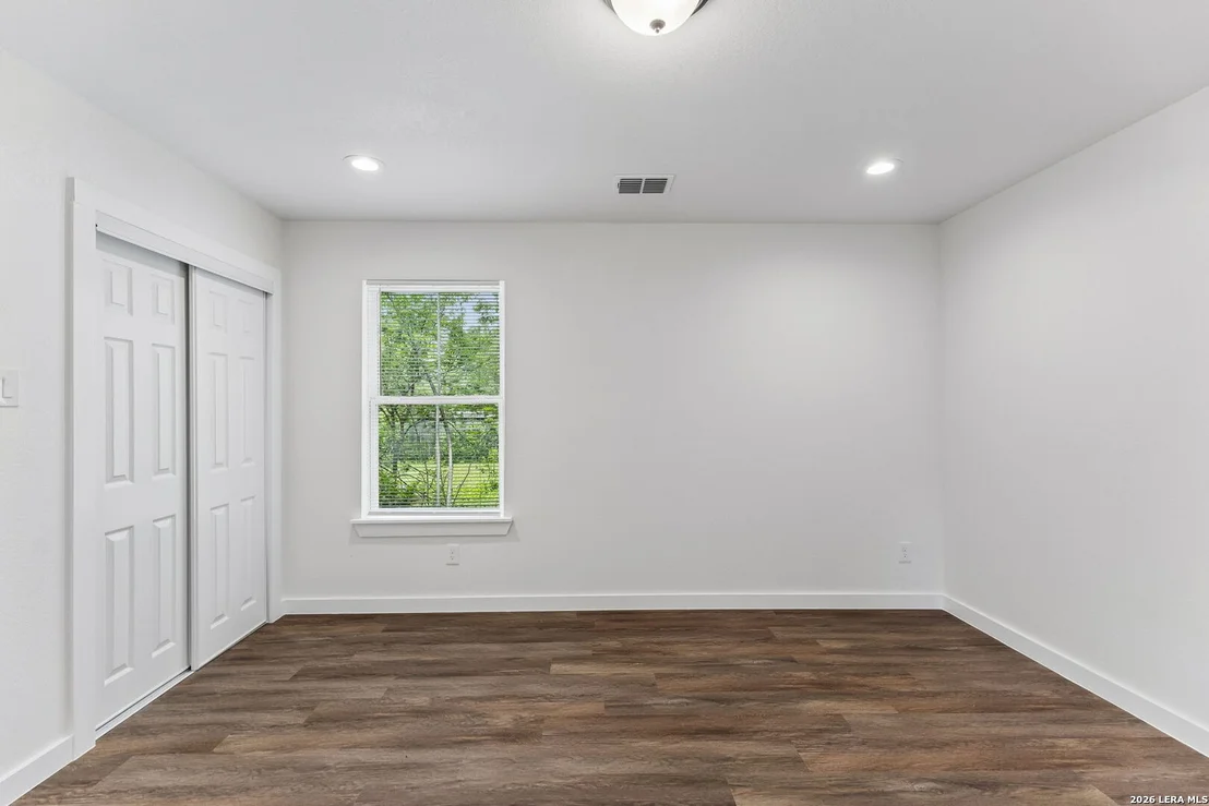 Photo of 426 IKE ST