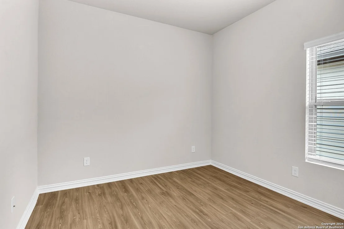 Photo of 5511 Devils Gate