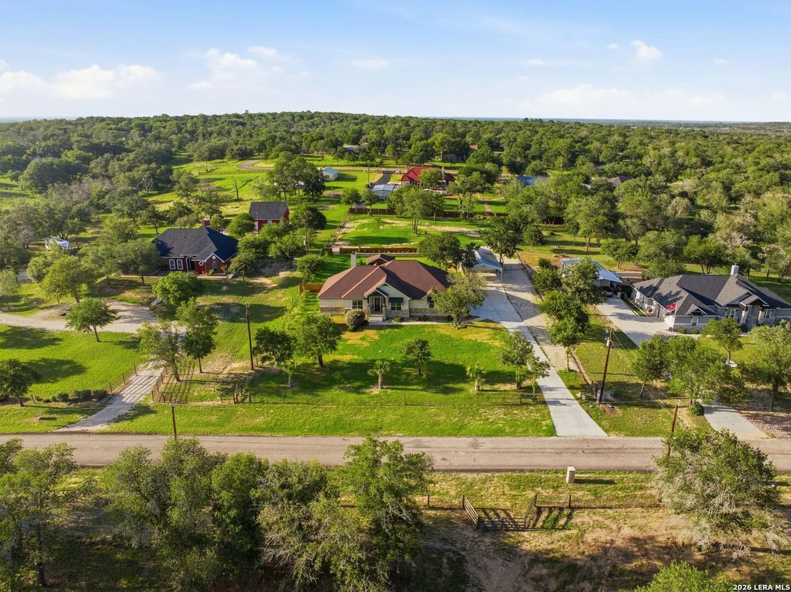 Photo of 1009 Bluebonnet Ln