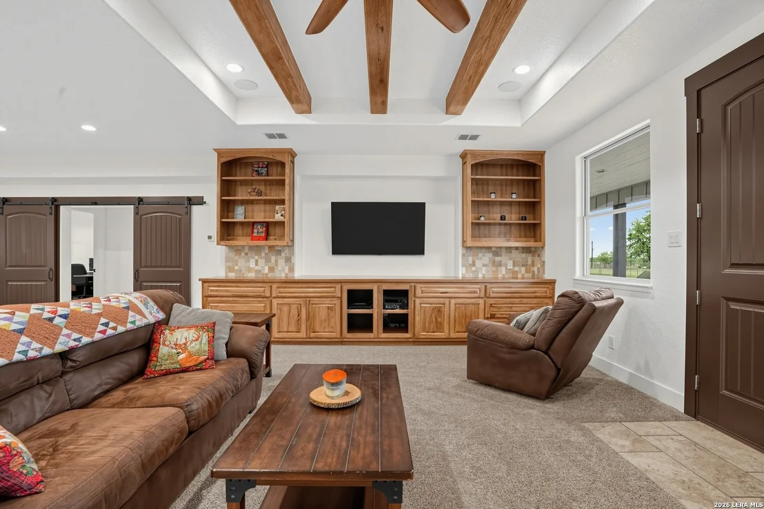 Photo of 105 OAK VIEW DR