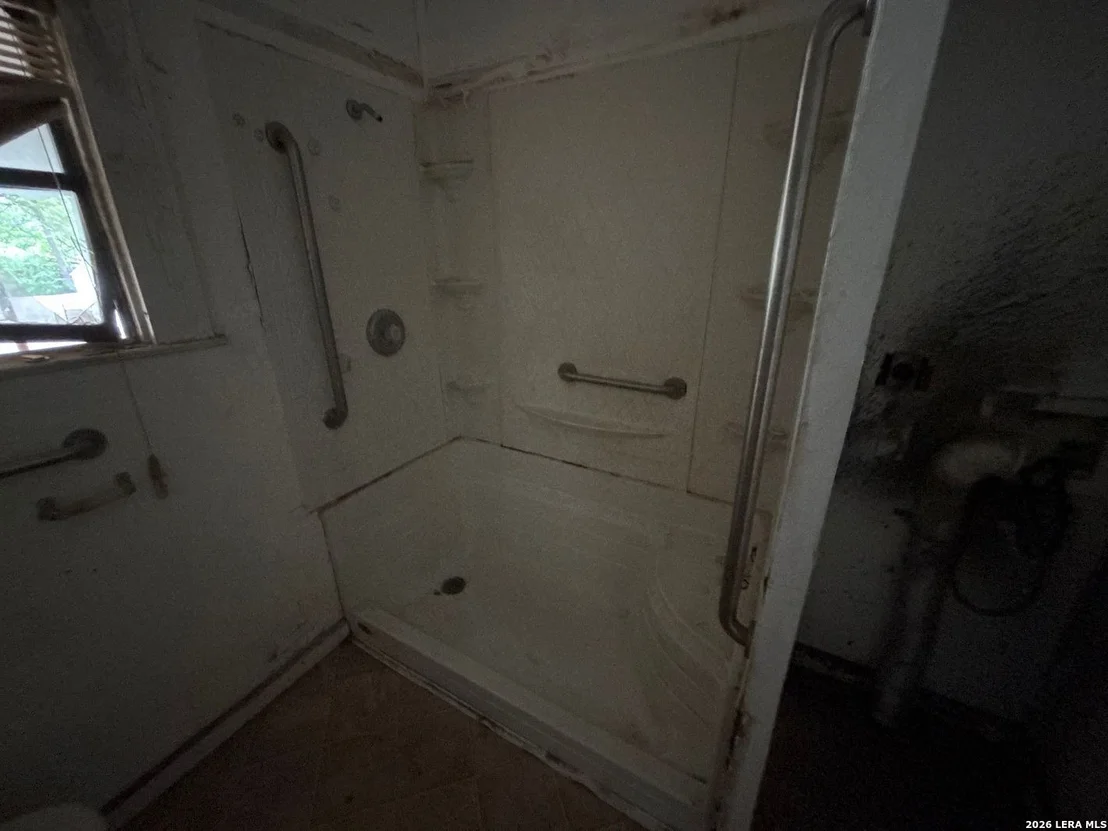 Photo of 351 Barrett
