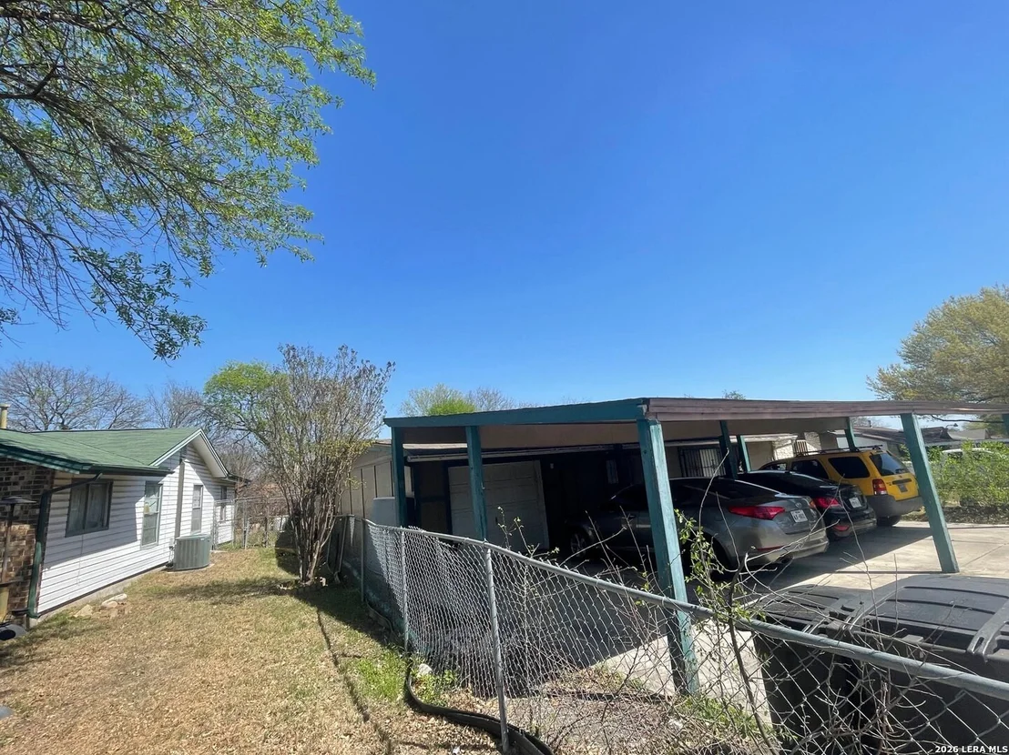 Photo of 4830 Castle Bridge