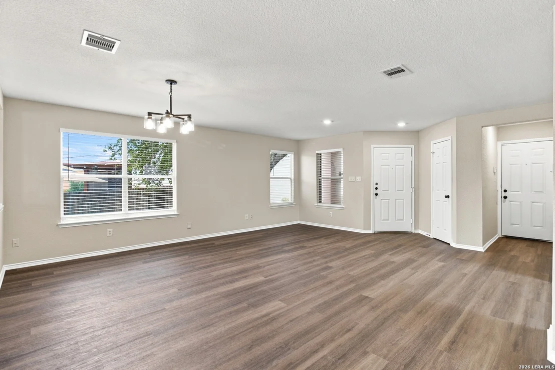 Photo of 10231 Shady Meadows
