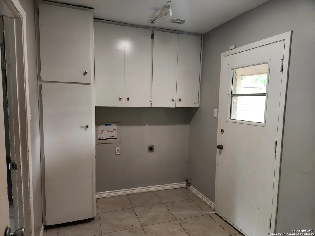 Photo of 327 MADRID DR