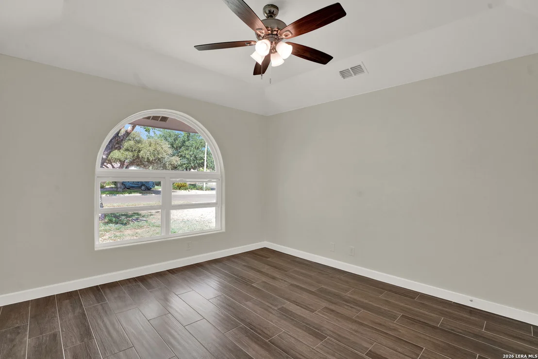 Photo of 602 ATLANTA DR