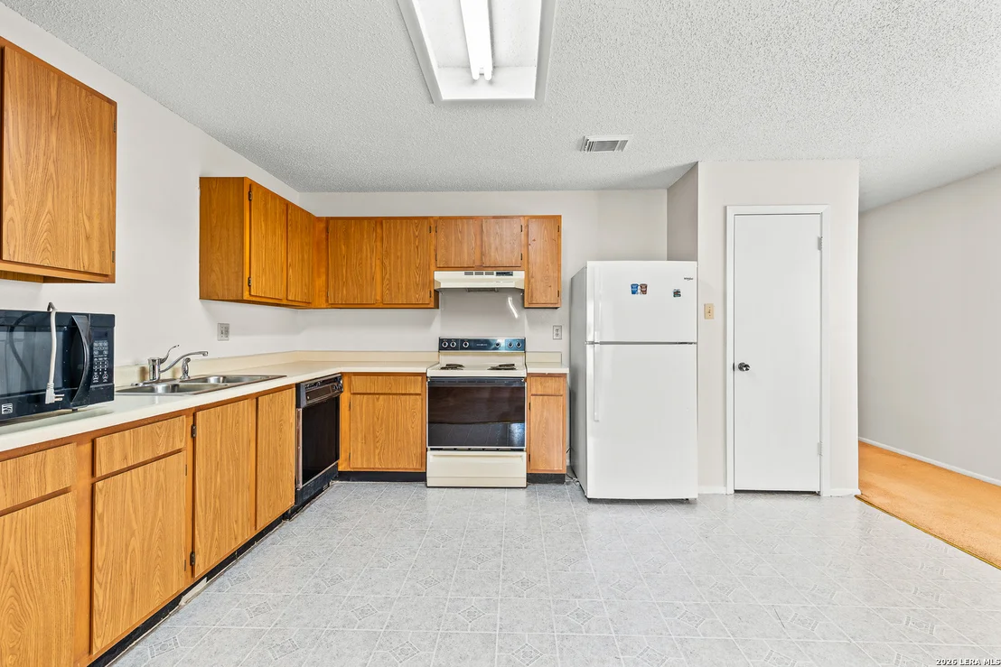 Photo of 7623 Cascade Oak