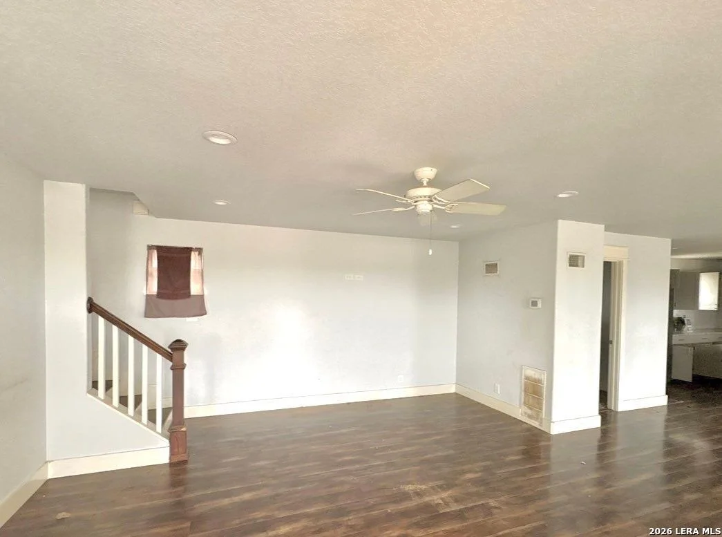 Photo of 519 Enchanted River Dr