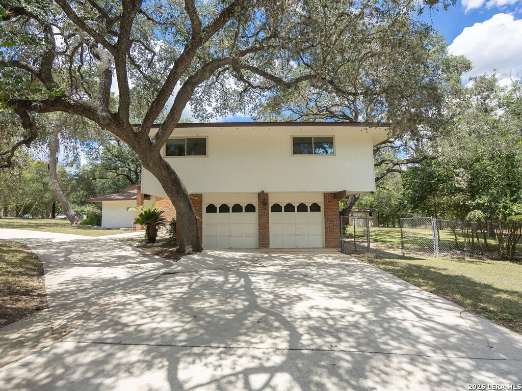 Photo of 301 Sagecrest Dr