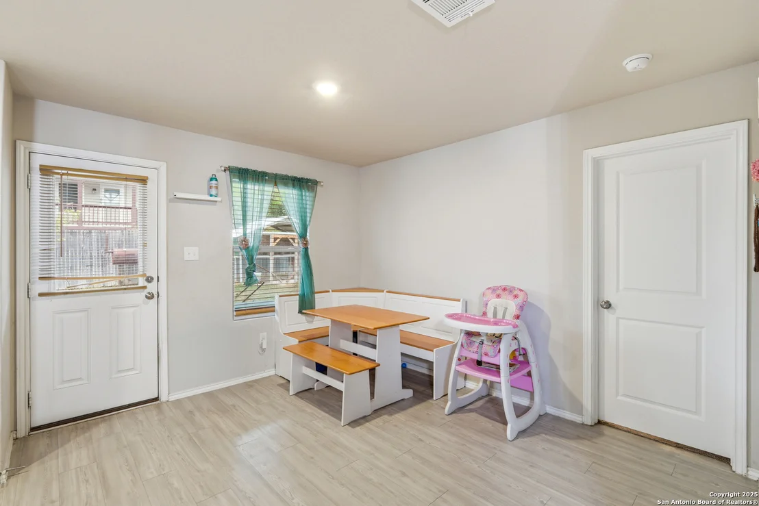 Photo of 5643 Vista Pont