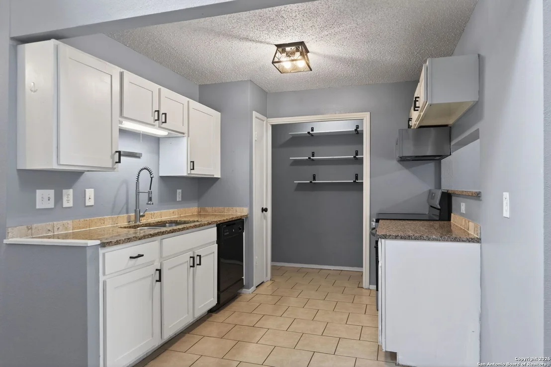 Photo of 2415 Moss Terrace