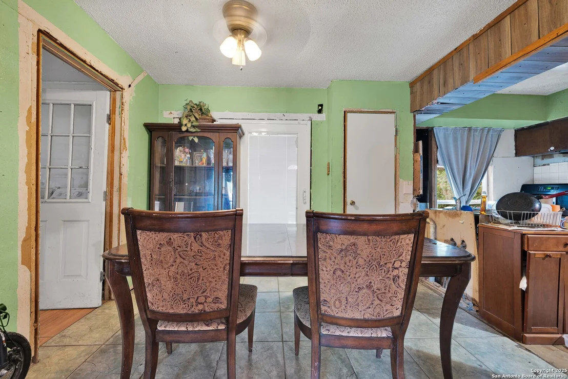 Photo of 6718 Pear Tree