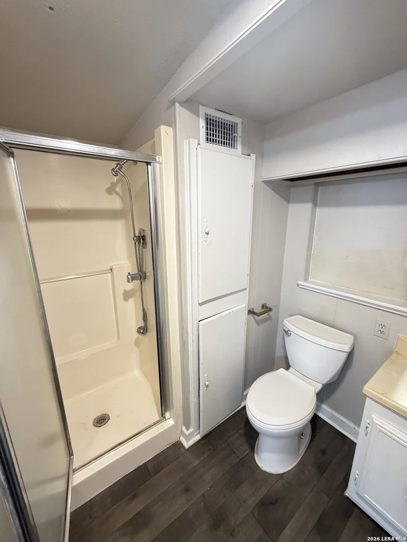Photo of 662 Brunswick Blvd