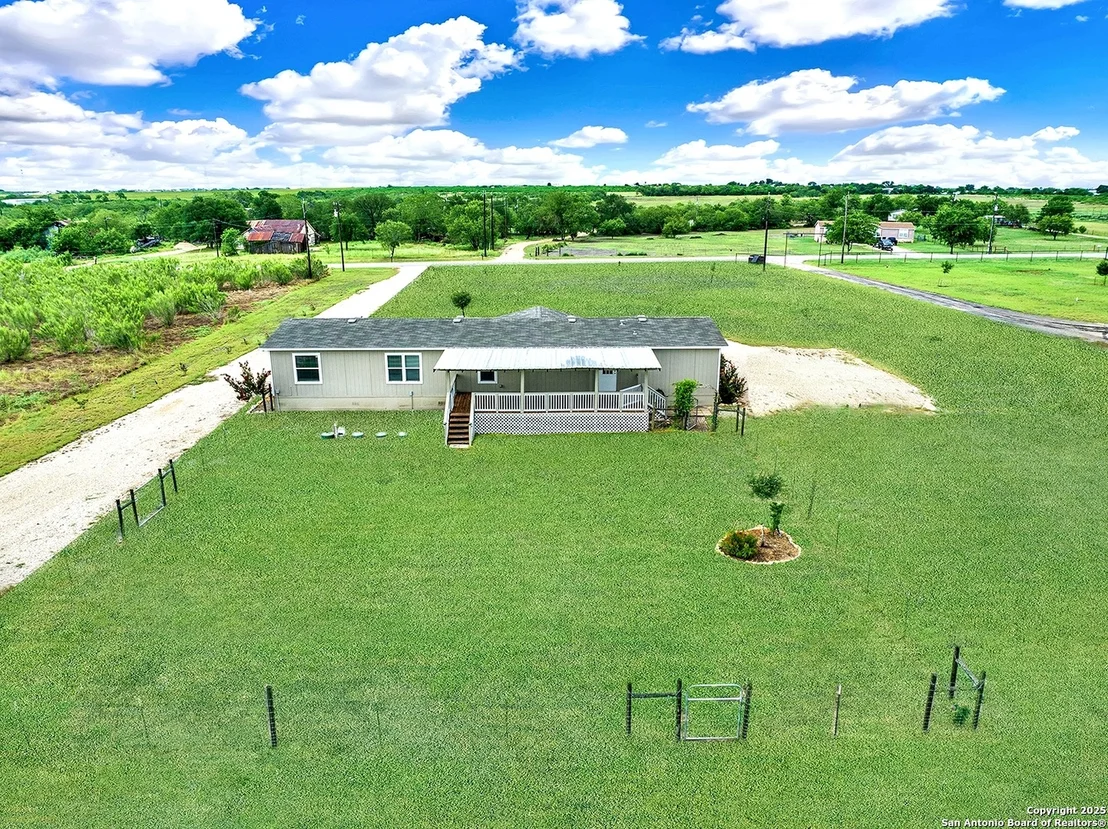 Photo of 1640 WOSNIG RD
