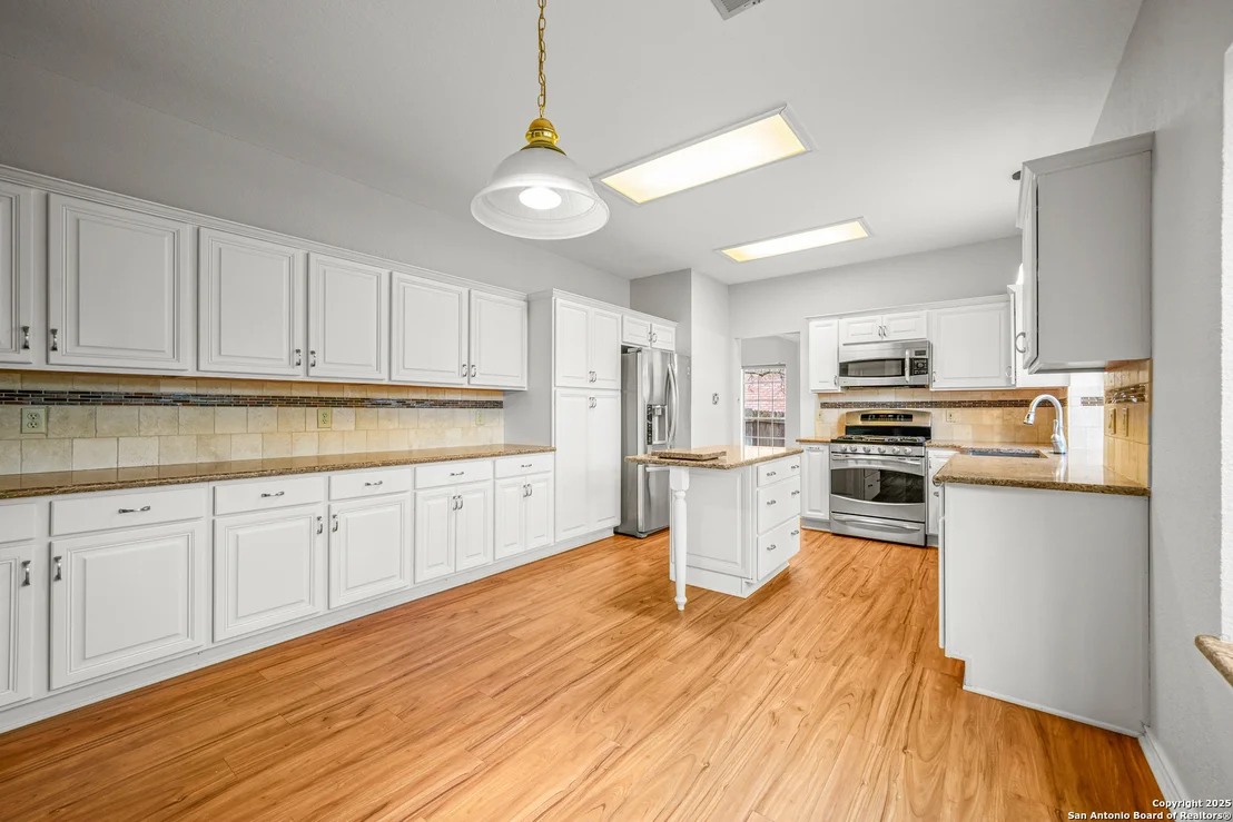 Photo of 11822 Queenston