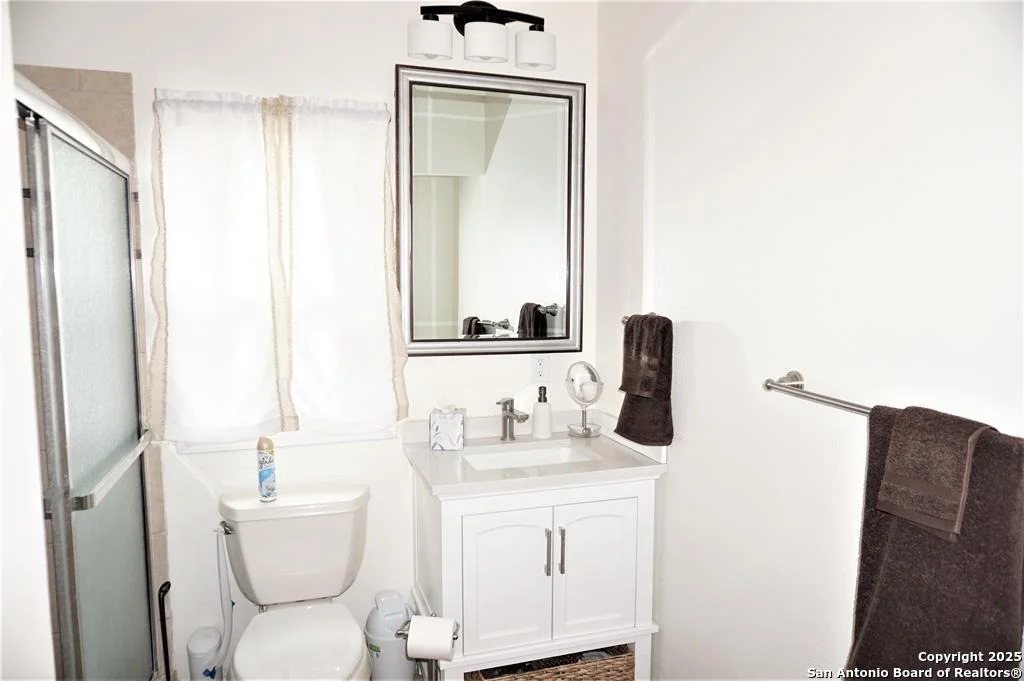 Photo of 1105 N Buchanan