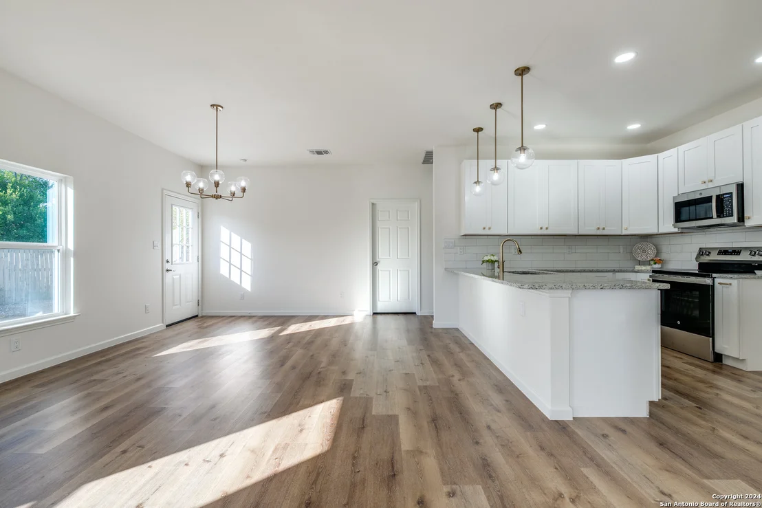 Photo of 5847 TREE VIEW ST