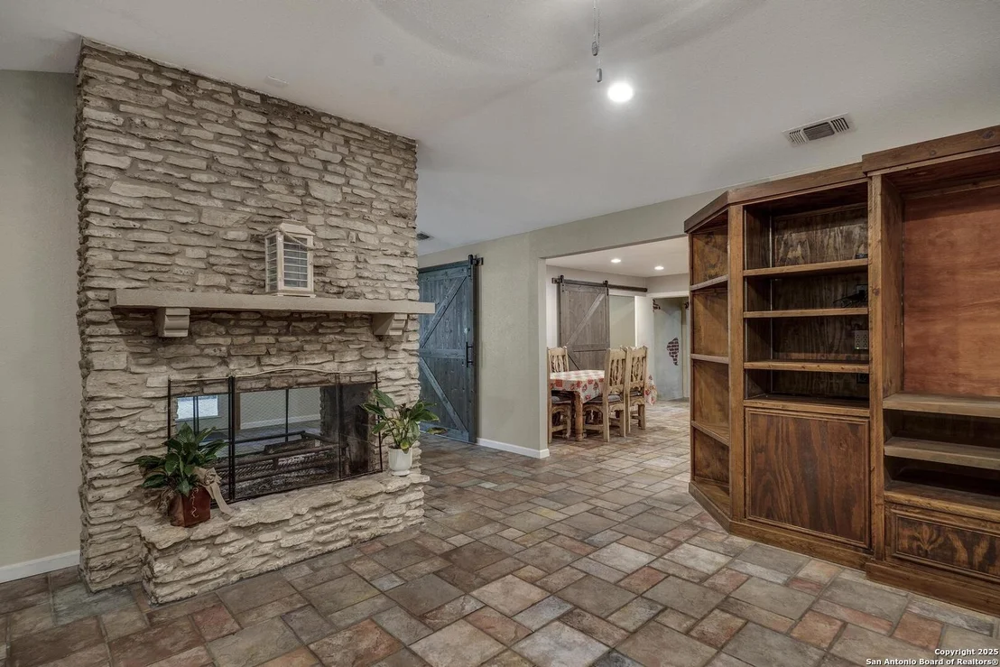 Photo of 10855 Jericho Rd