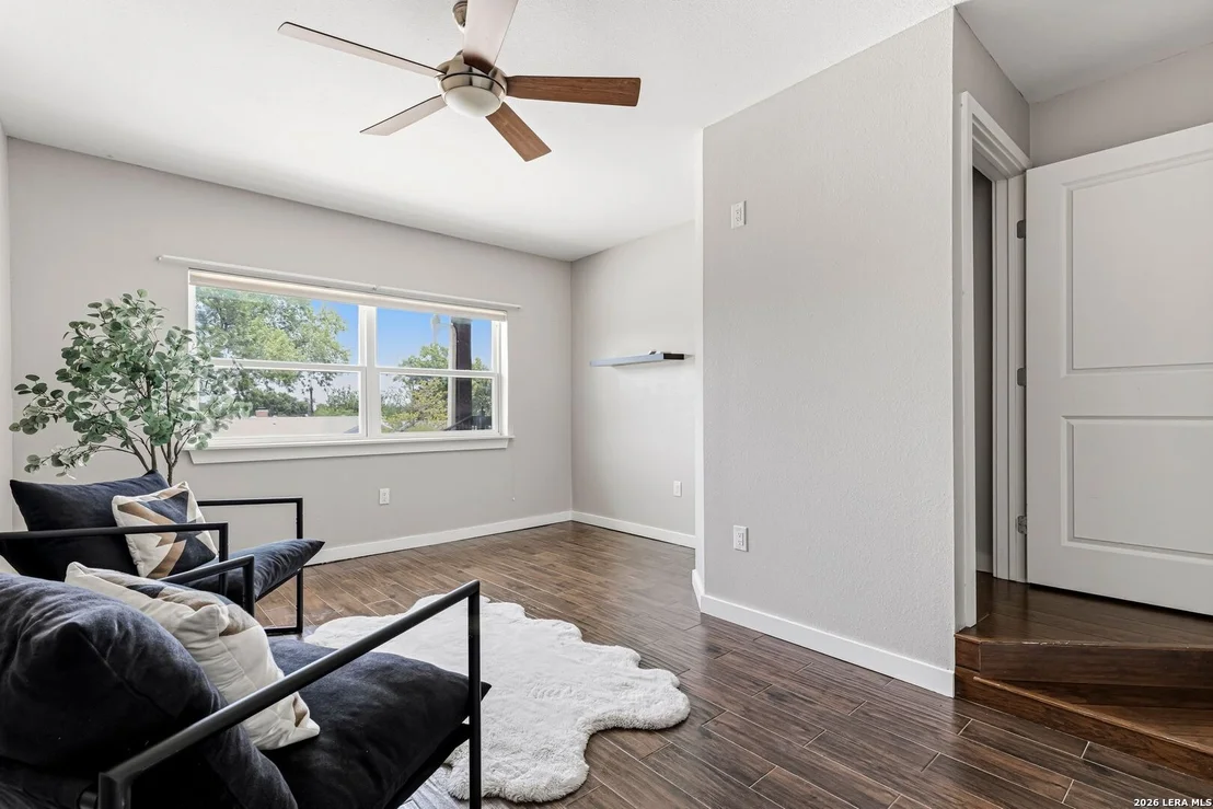 Photo of 3918 OAK TRL
