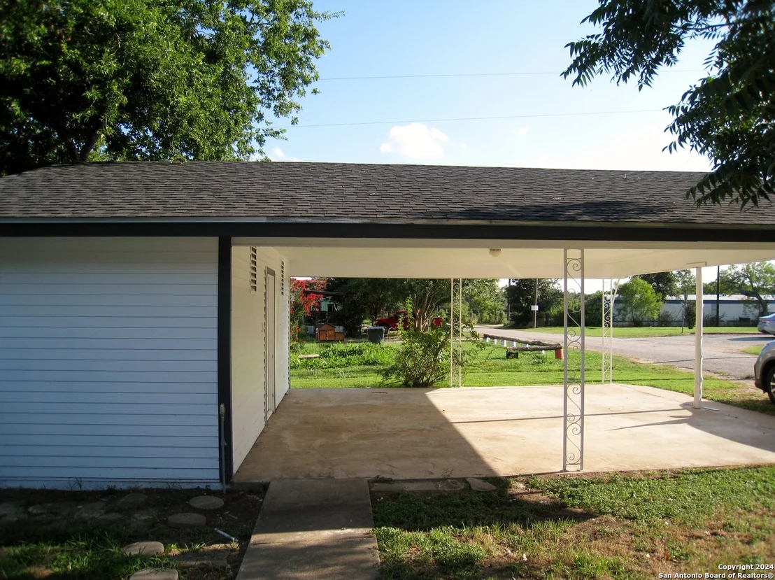 Photo of 100 NW 3RD ST