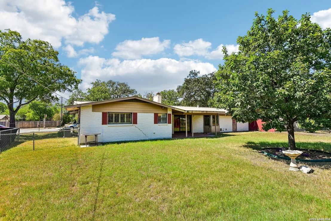 Photo of 8714 MIDCROWN DR