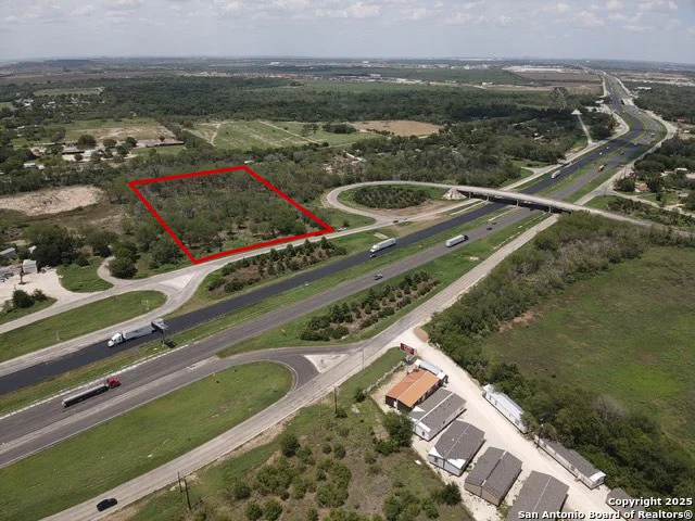 Photo of 13901 Interstate 35 S
