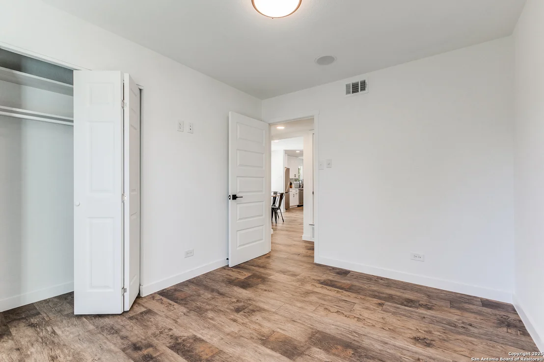 Photo of 112 Roundtree