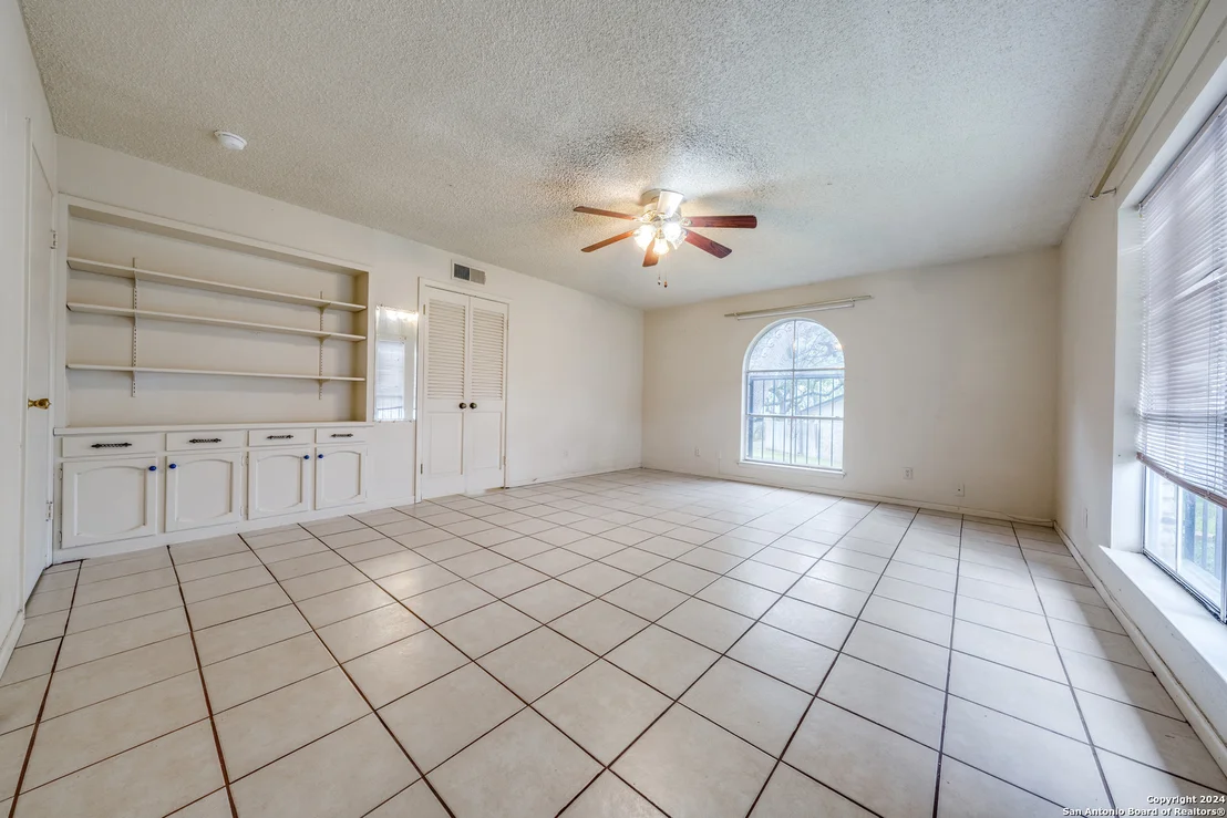Photo of Unit 40A at 8915 Datapoint Dr