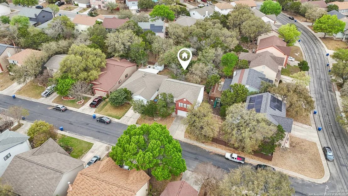 Photo of 7611 Wood Bluff