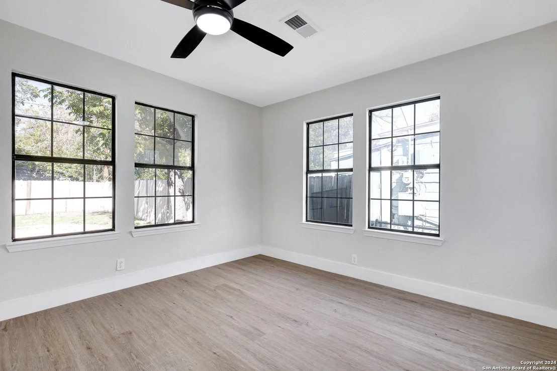 Photo of 1321 LEE HALL