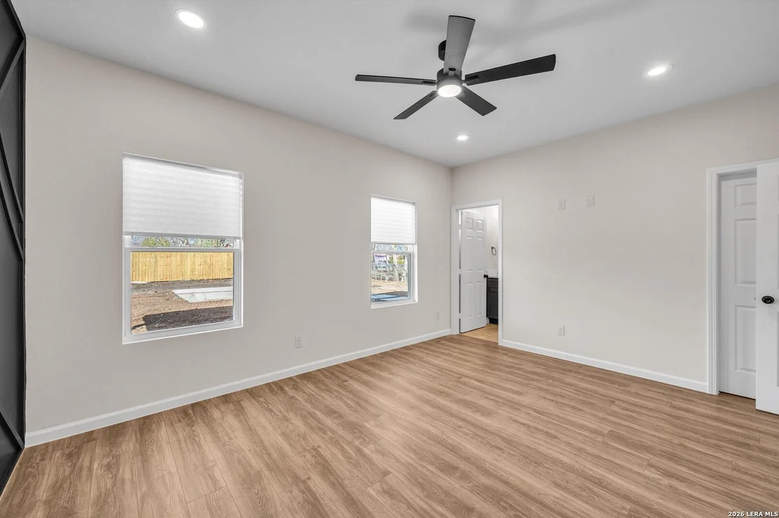 Photo of 531 Sunglo