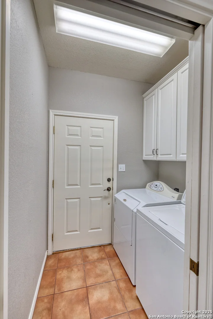Photo of 6 Leona Heights