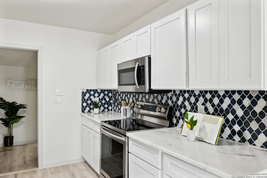 Photo of 630 Lovera