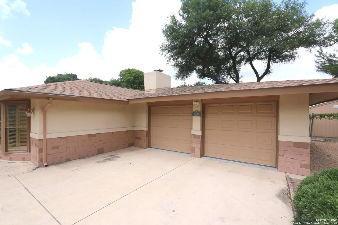 Photo of 5621 GALEWIND DR