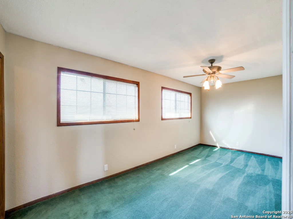 Photo of 6002 Sandwick