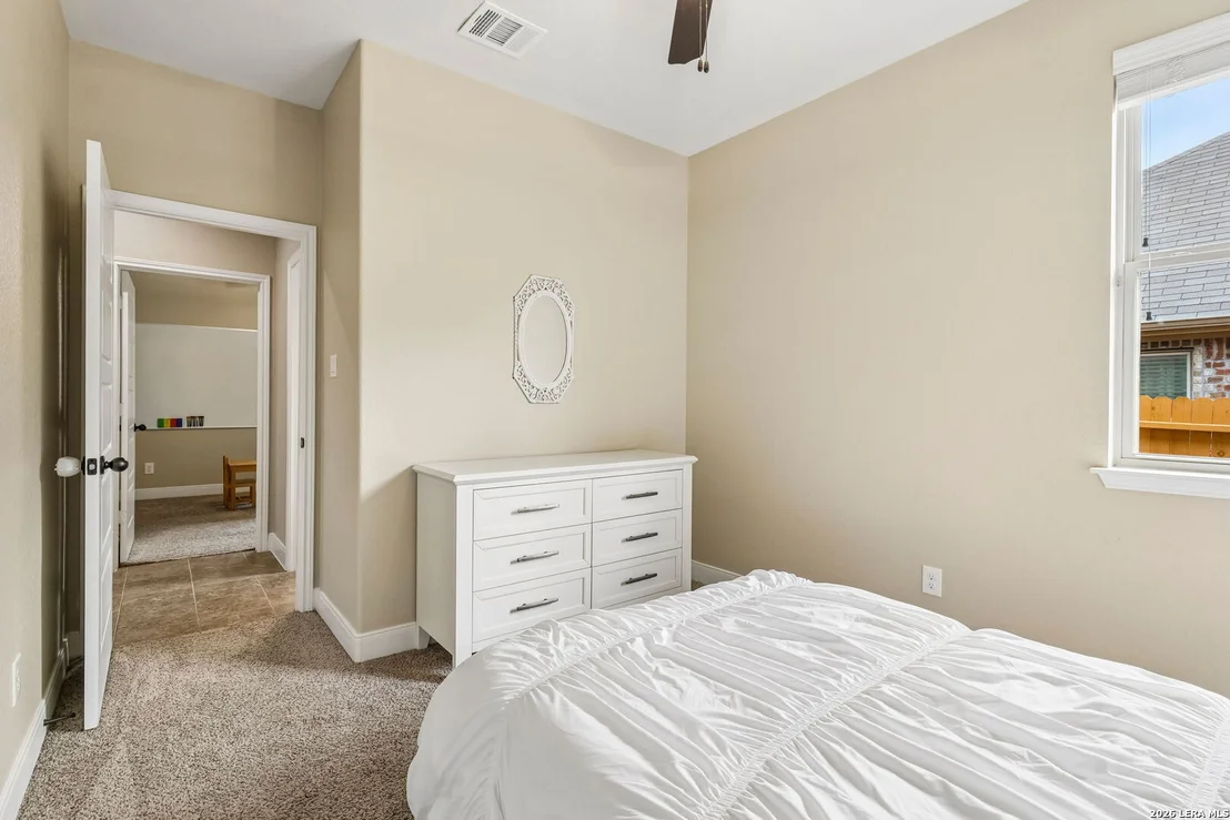 Photo of 527 PECAN FRST