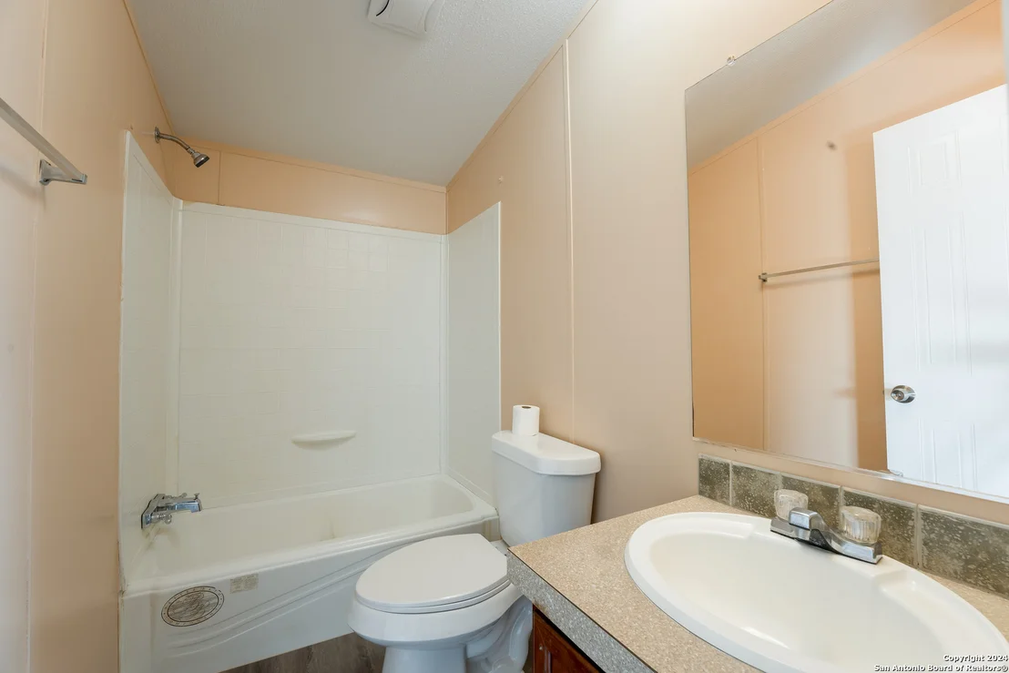 Photo of 658 COUNTY ROAD 124