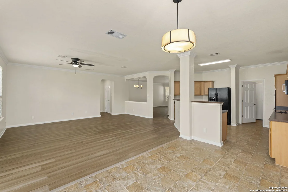 Photo of 213 Springtree Parkway