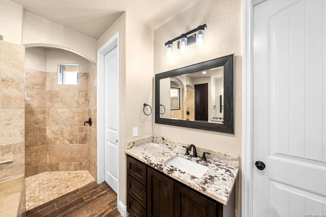 Photo of 1009 Bluebonnet Ln