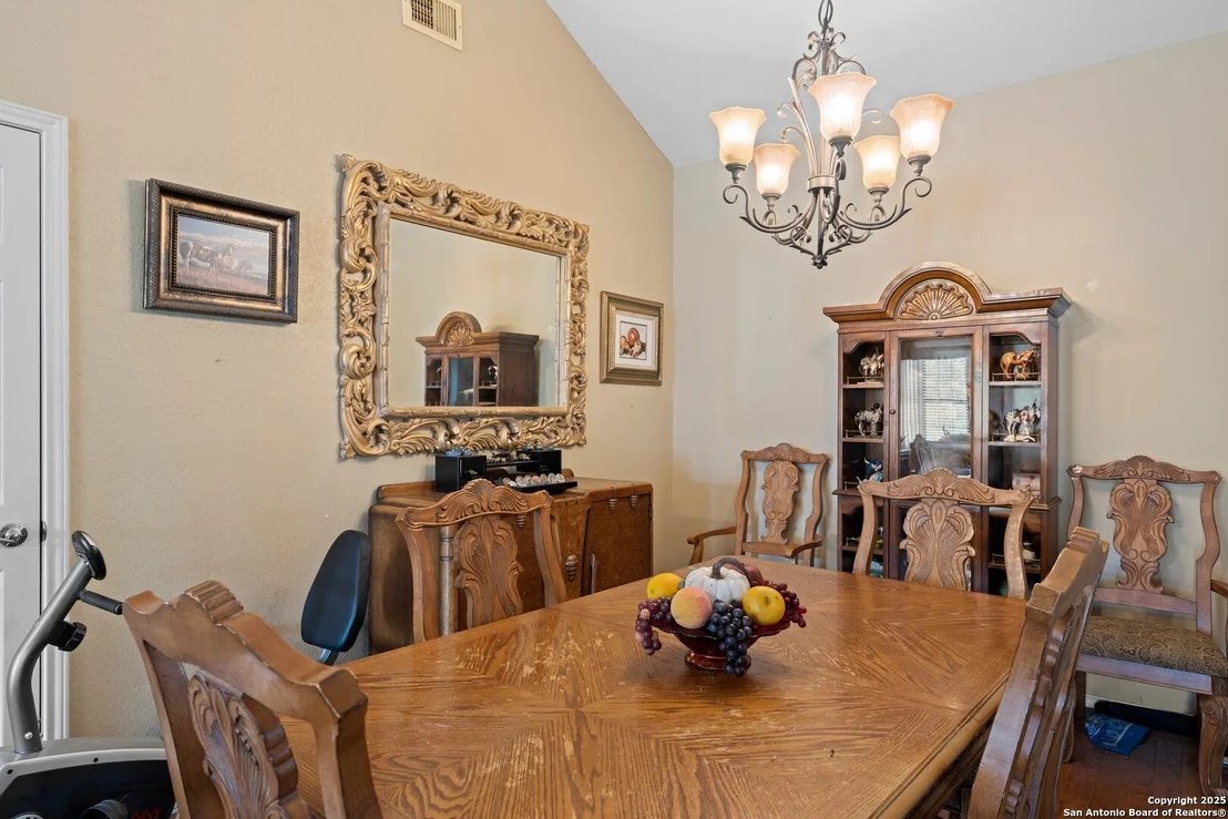Photo of 239 Old Oaks