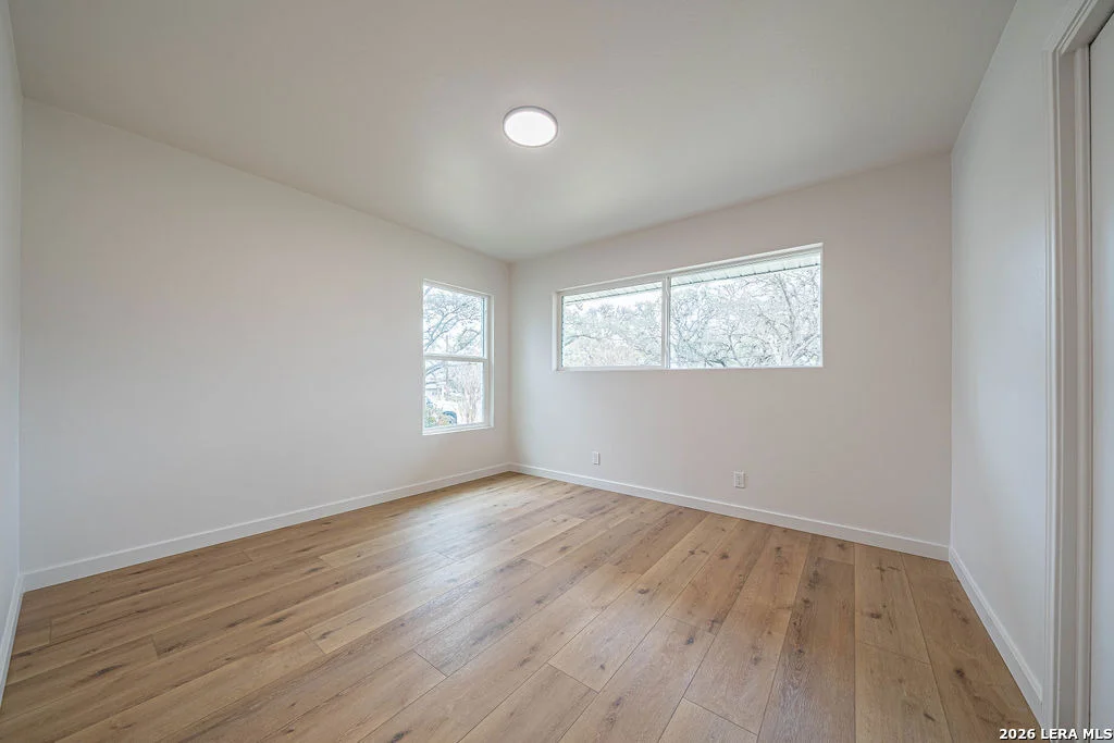 Photo of 355 Donella