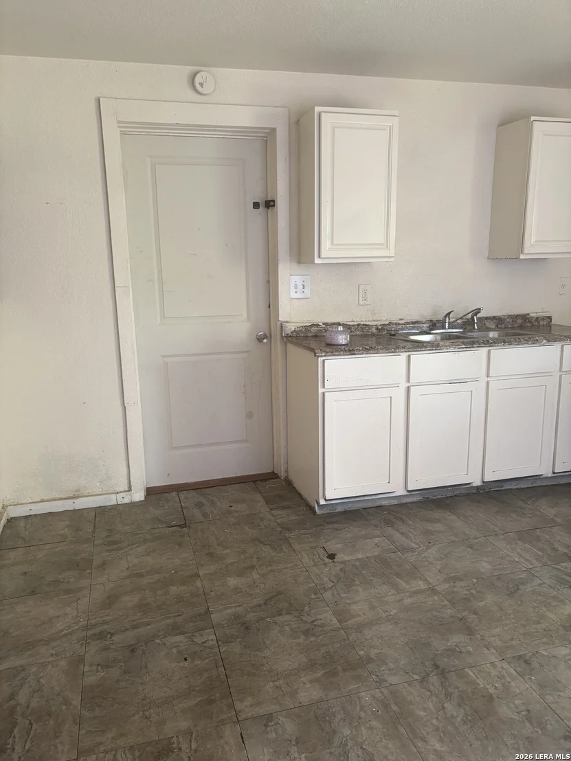 Photo of 1220 Romero