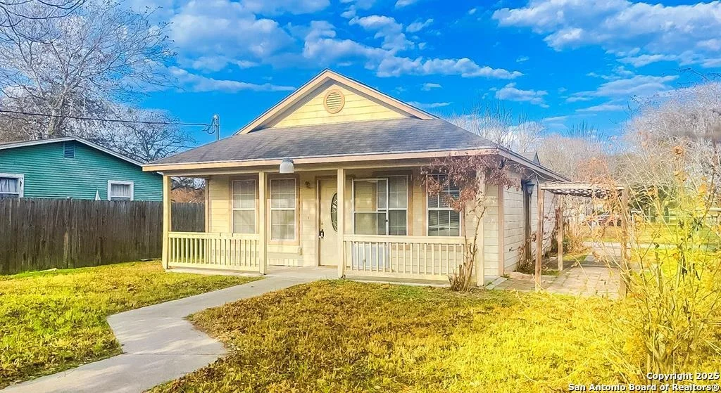 Photo of 523 N Nueces