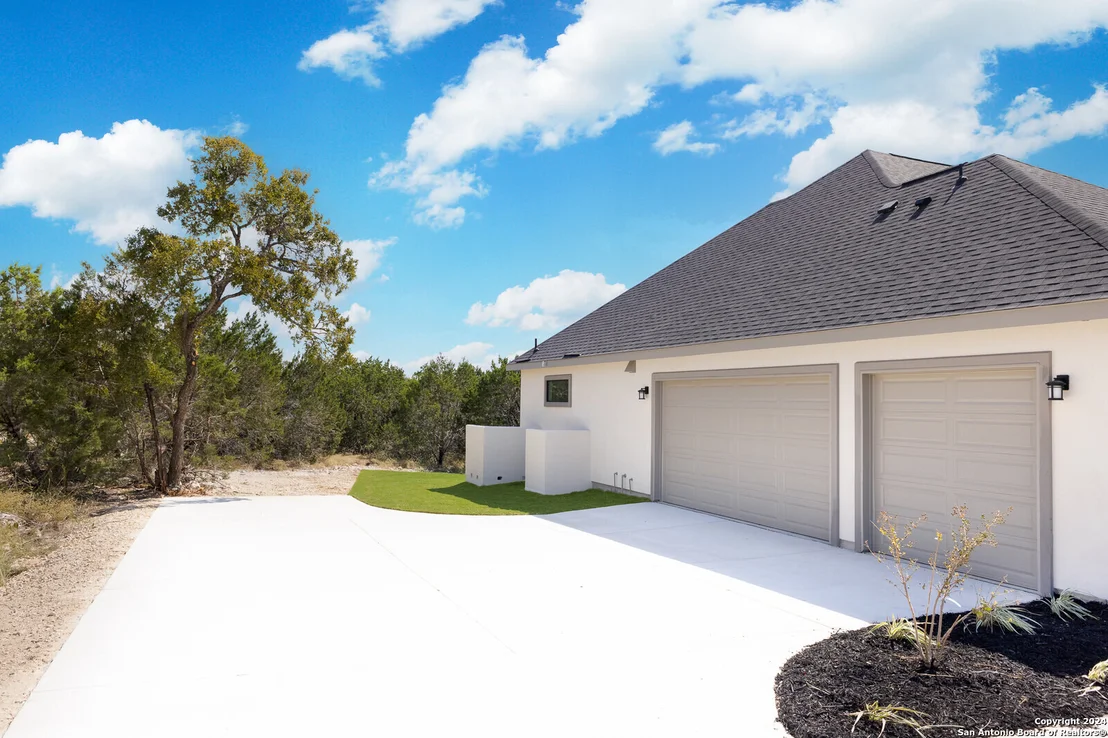 Photo of 335 TOUCAN DR