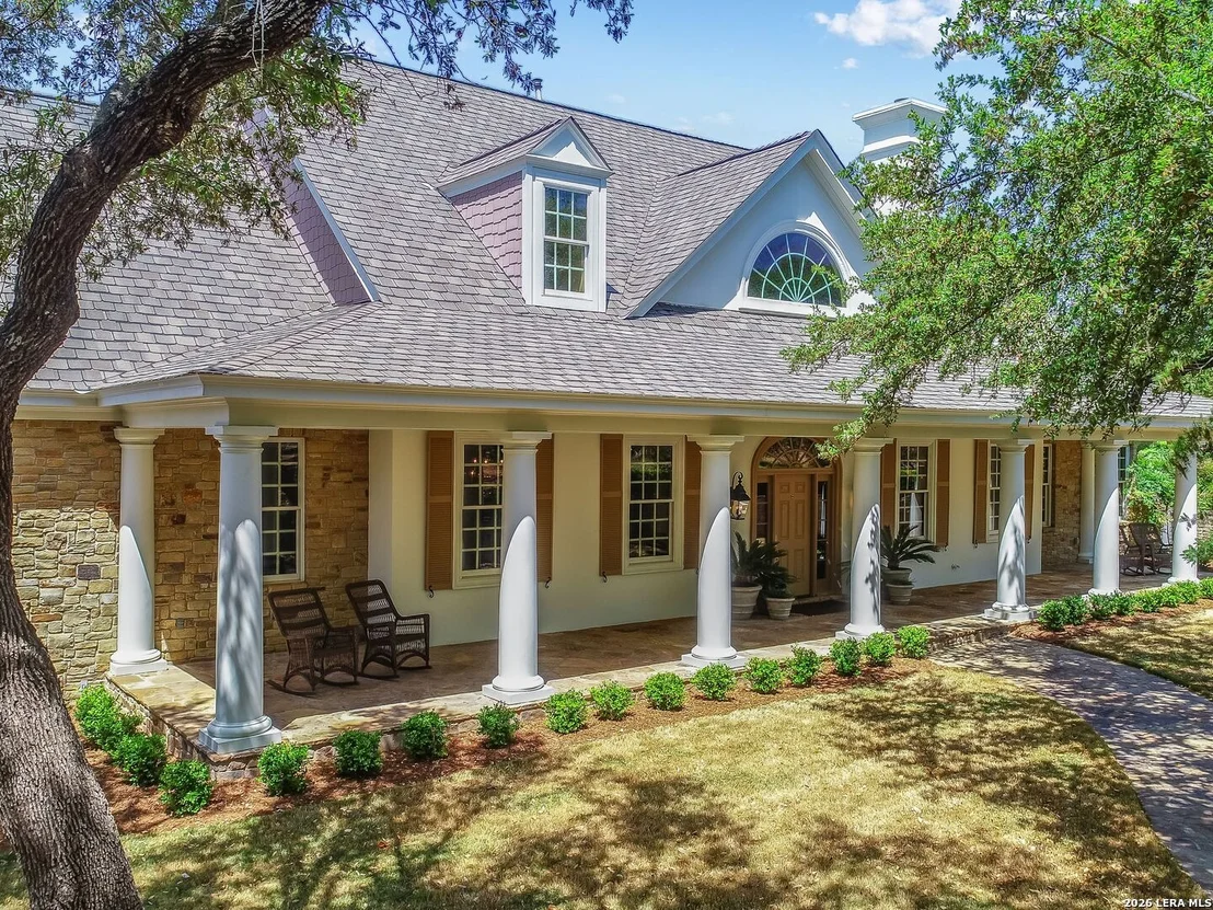 Photo of 914 Moonlight Dr