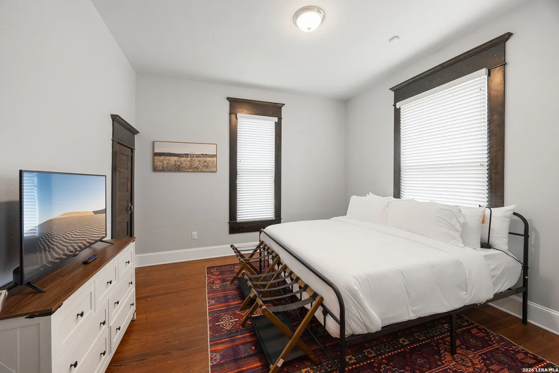 Photo of 122 Vitra Pl